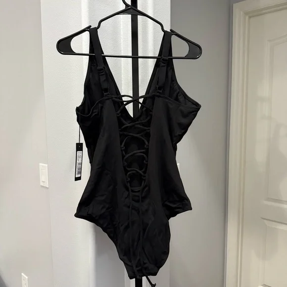 NWT TA3 Swimwear Plungey Black One Piece Size XL Reg/ Long Shapewear $178 MSRP - Picture 7 of 8
